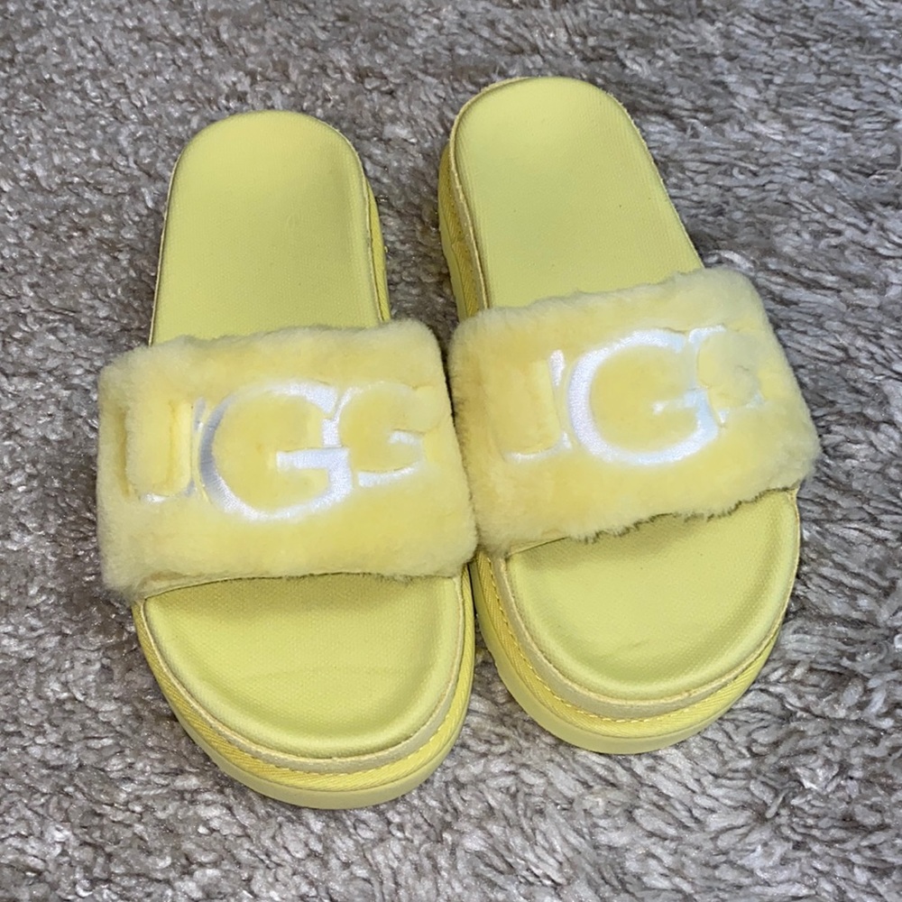 Yellow UGG slides size 7
